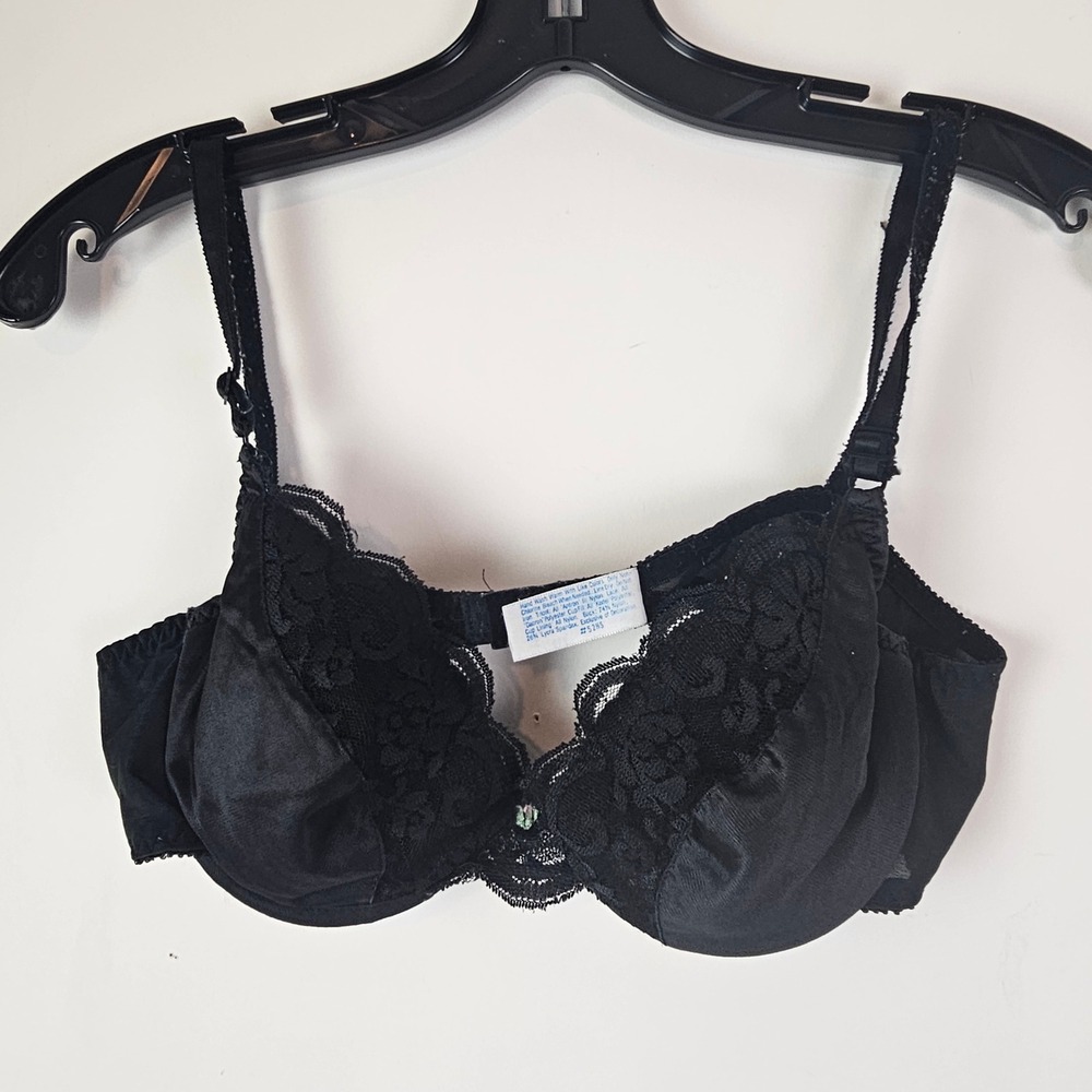Chantilly Maidenform Vintage Black Lace Trim Underwire Bra 7337 36B